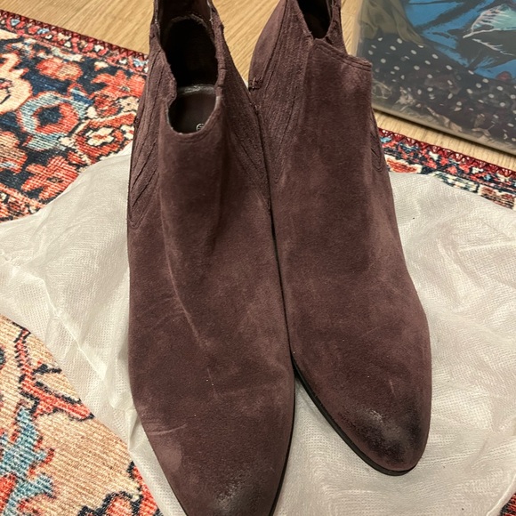 Crown Vintage mauve lavender leather booties - Picture 2 of 4